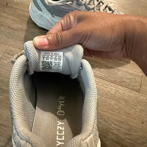 Yeezy Gray Sneakers Modern Comfort